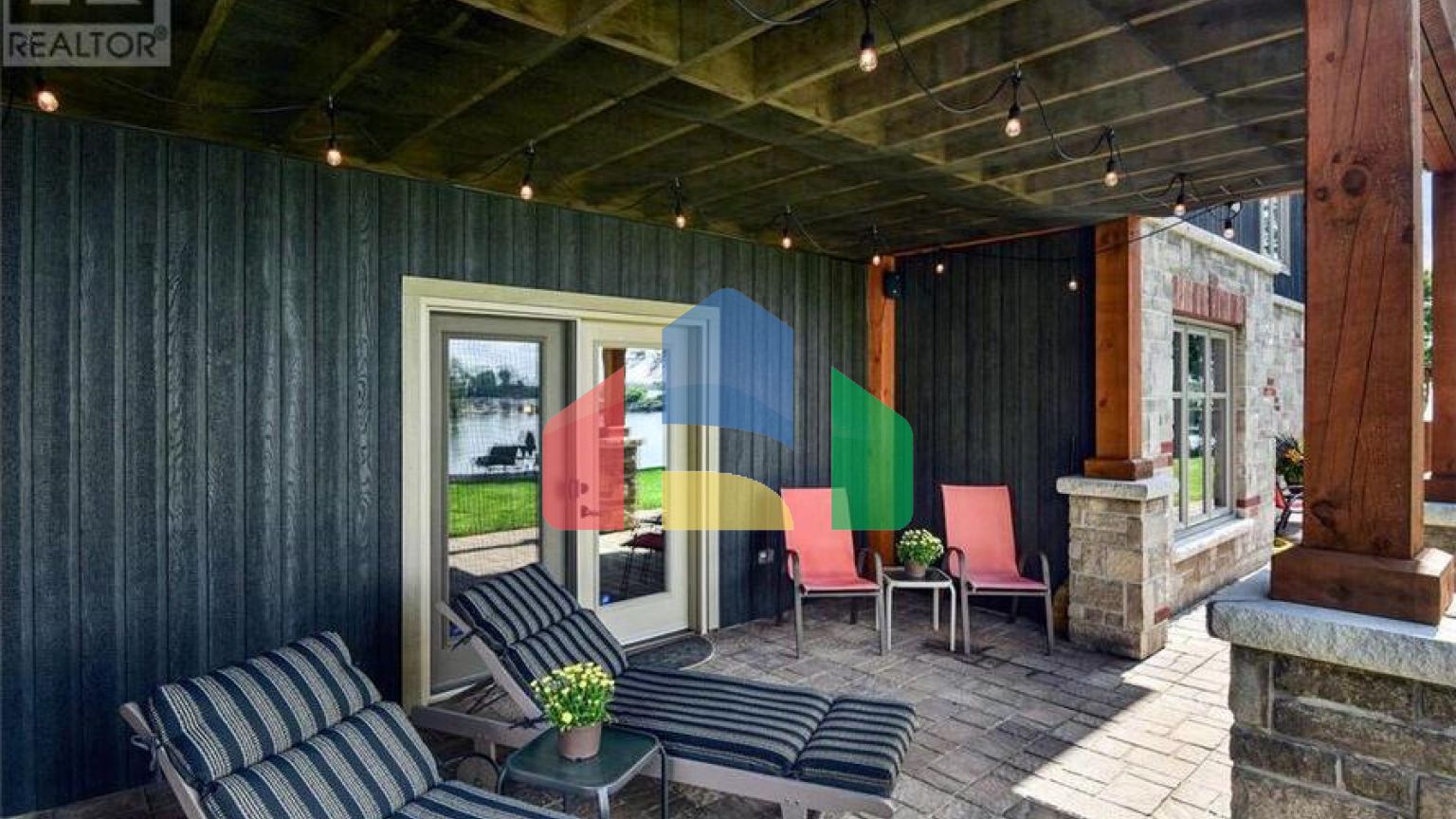 Residential - Single Family Home - Cardinal, Canada - Canada