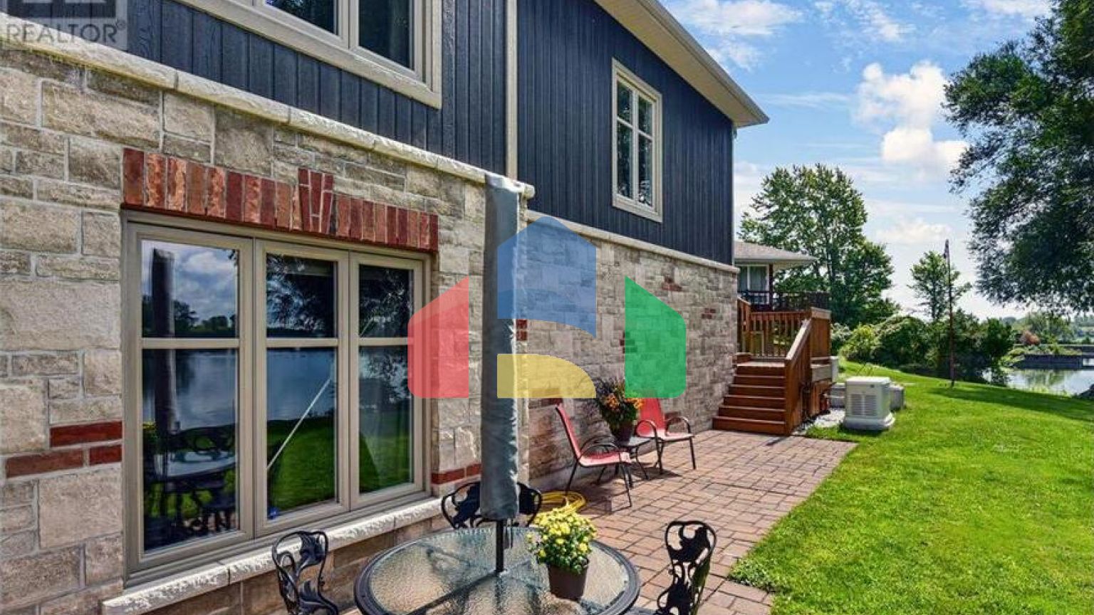 Residential - Single Family Home - Cardinal, Canada - Canada