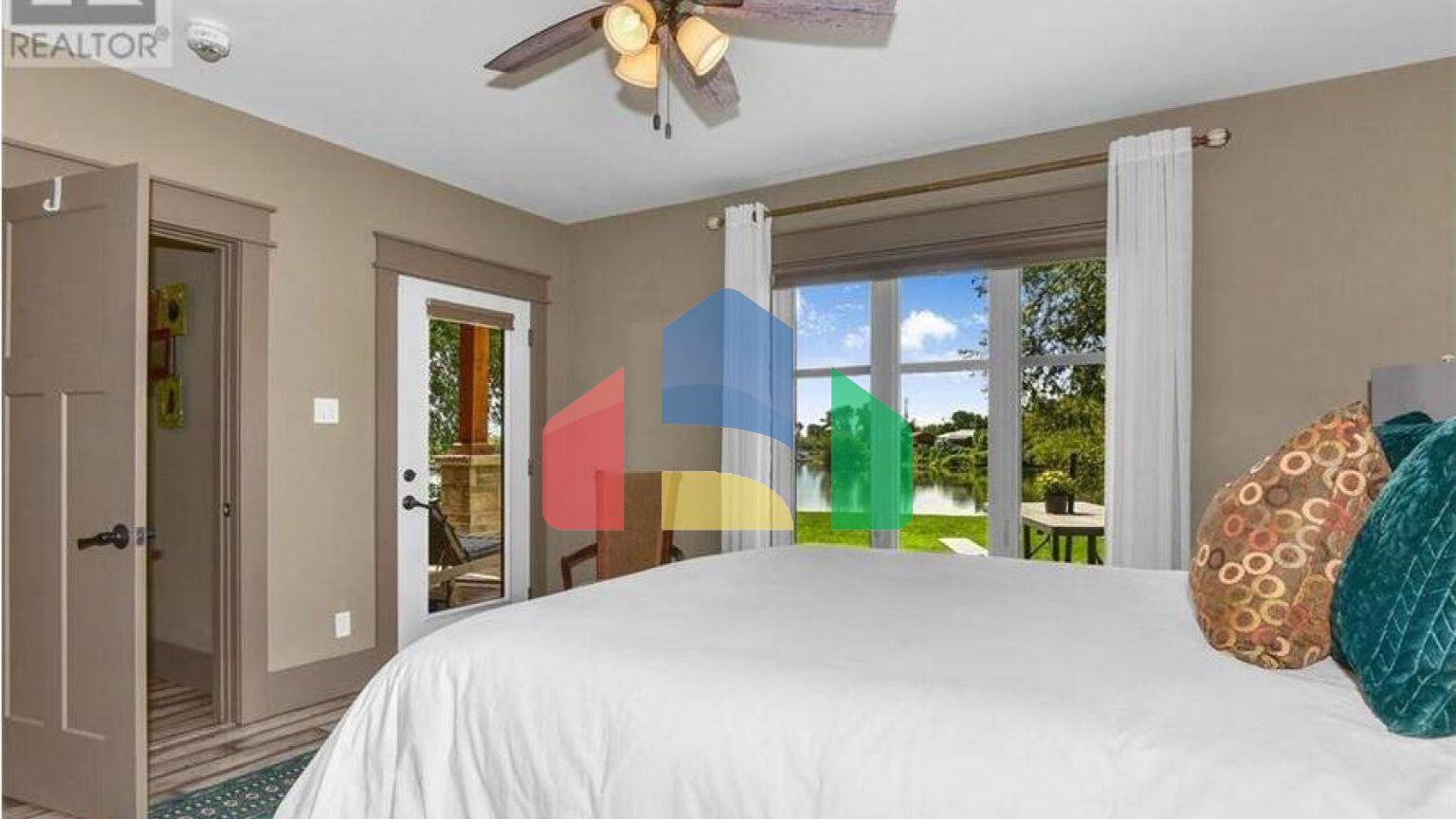 Residential - Single Family Home - Cardinal, Canada - Canada