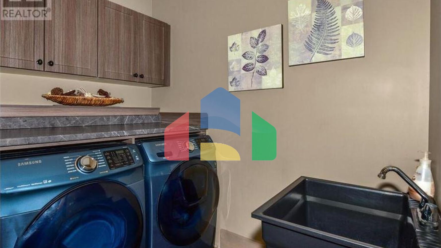 Residential - Single Family Home - Cardinal, Canada - Canada