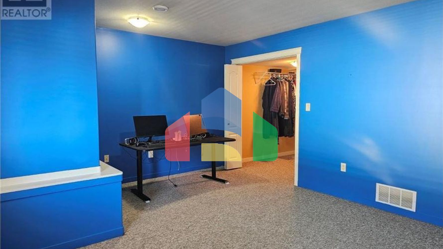 Residential - Single Family Home - Oliver, Canada - Canada