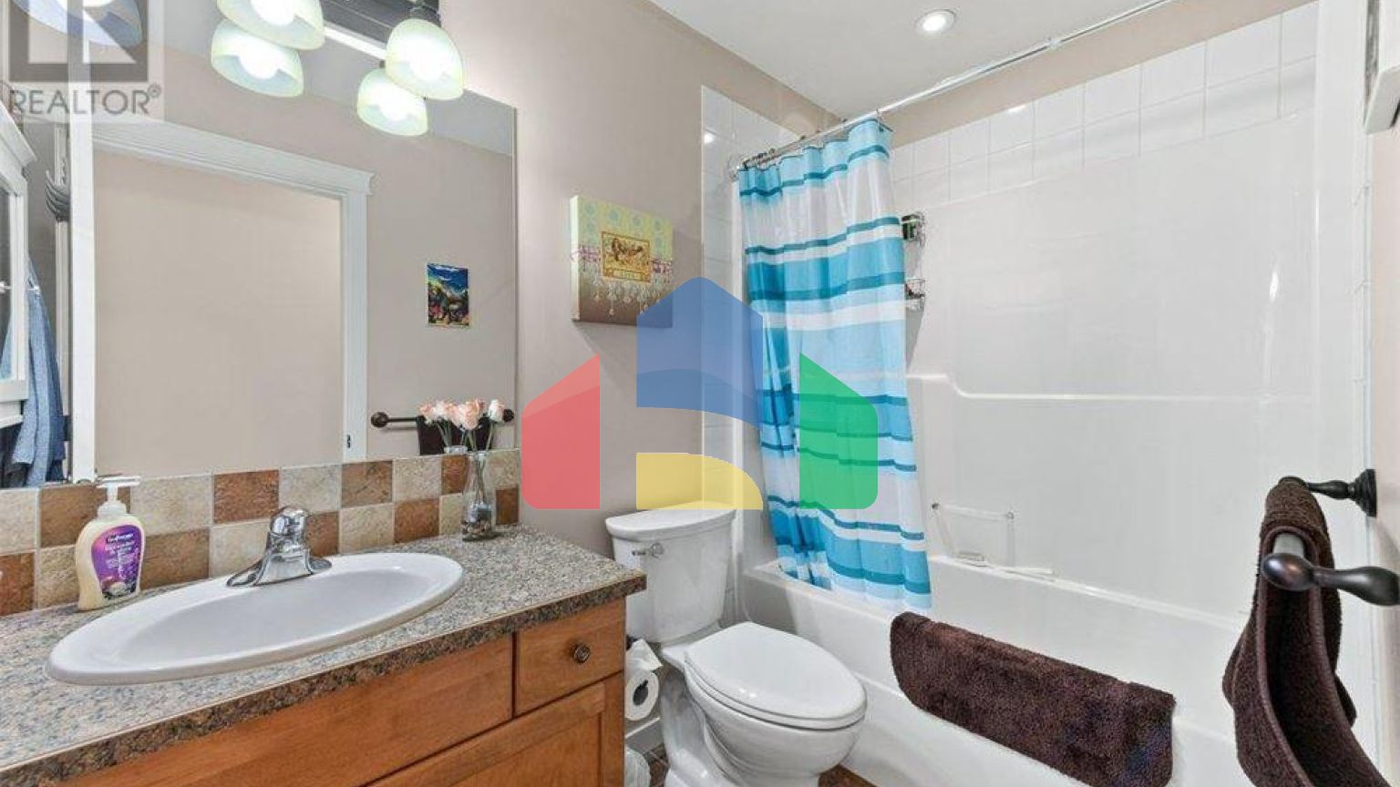 Residential - Single Family Home - Oliver, Canada - Canada