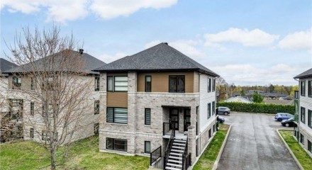Residential - Triplex - Saint-Jérôme (Lafontaine), Canada - Canada