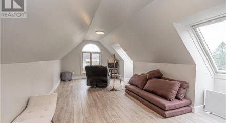 Residential - Single Family Home - Tay, Canada - Canada
