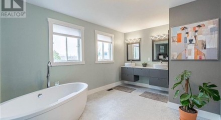 Residential - Single Family Home - Tay, Canada - Canada