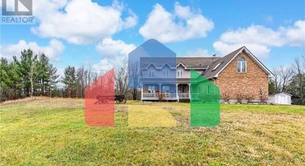 Residential - Single Family Home - Tay, Canada - Canada