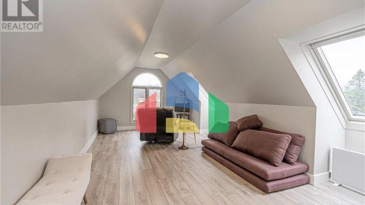 Residential - Single Family Home - Tay, Canada - Canada