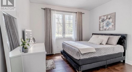 Residential - Single Family Home - Tay, Canada - Canada