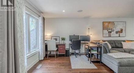 Residential - Single Family Home - Tay, Canada - Canada