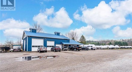Commercial - Commercial/Retail - Tay, Canada - Canada