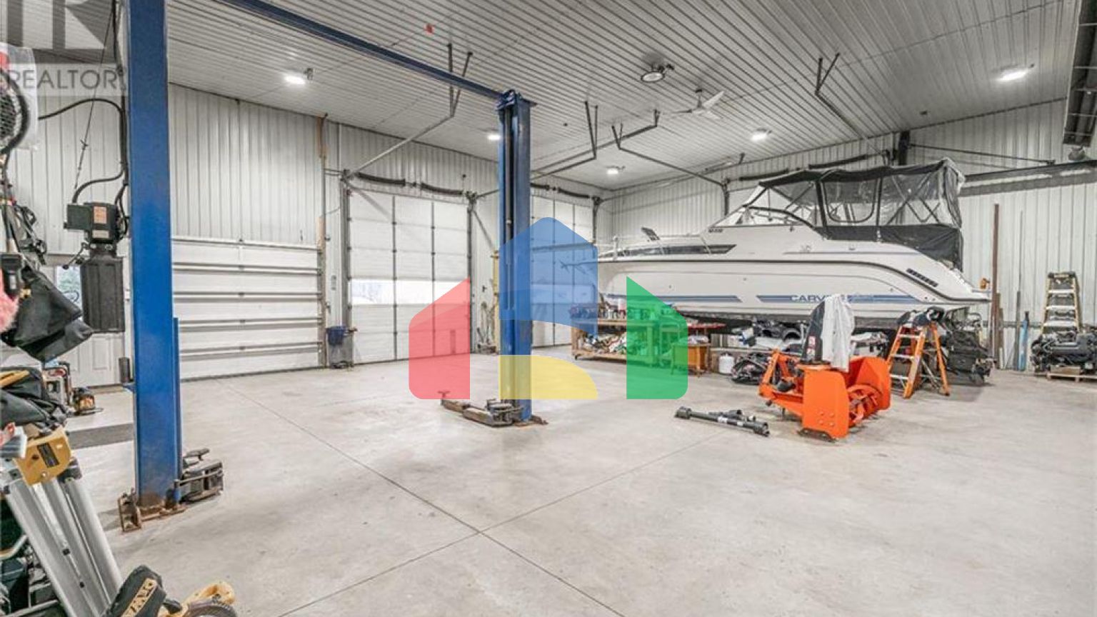 Commercial - Commercial/Retail - Tay, Canada - Canada