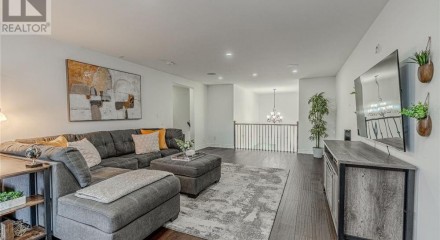 Residential - Single Family Home - Tay, Canada - Canada