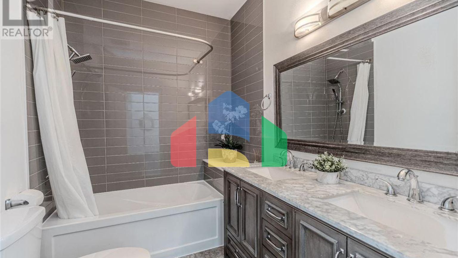 Residential - Single Family Home - Tay, Canada - Canada