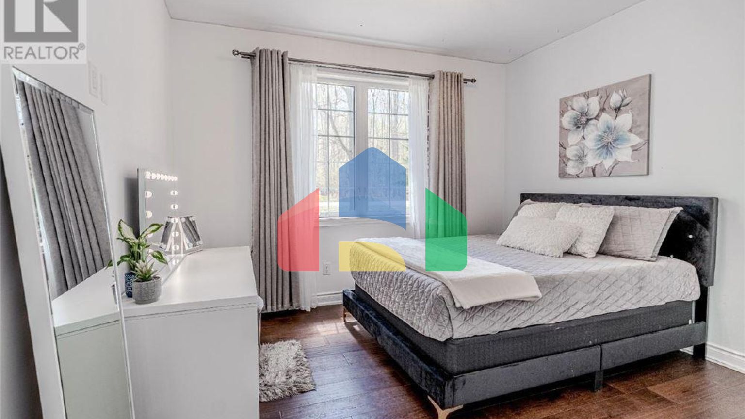 Residential - Single Family Home - Tay, Canada - Canada