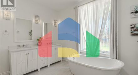 Residential - Single Family Home - Tay, Canada - Canada