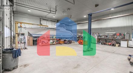 Commercial - Commercial/Retail - Tay, Canada - Canada