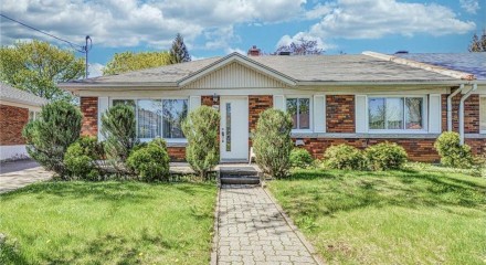Residential - Bungalow - Saint-Laurent, Canada - Canada