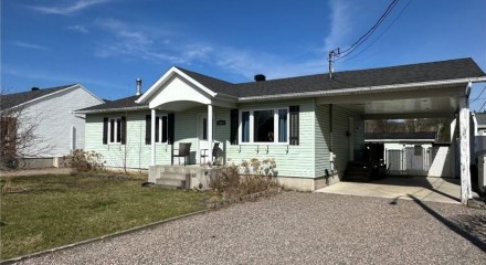 Residential - Bungalow - Parent, Canada - Canada