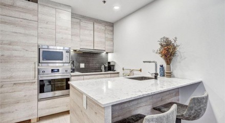 Residential - Condo/Apartment - Montréal (Ville-Marie), Canada - Canada