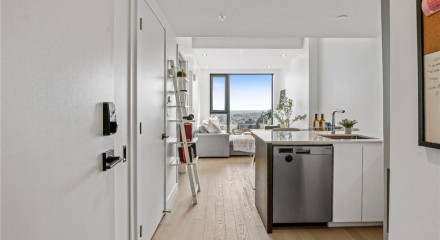 Residential - Condo/Apartment - Montréal (Ville-Marie), Canada - Canada