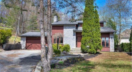 Residential - Two Level House - Bois-des-Filion, Canada - Canada