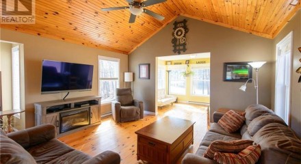 Residential - Single Family Home - Kars, Canada - Canada