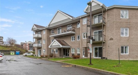Residential - Condo/Apartment - Charlesbourg Est, Canada - Canada