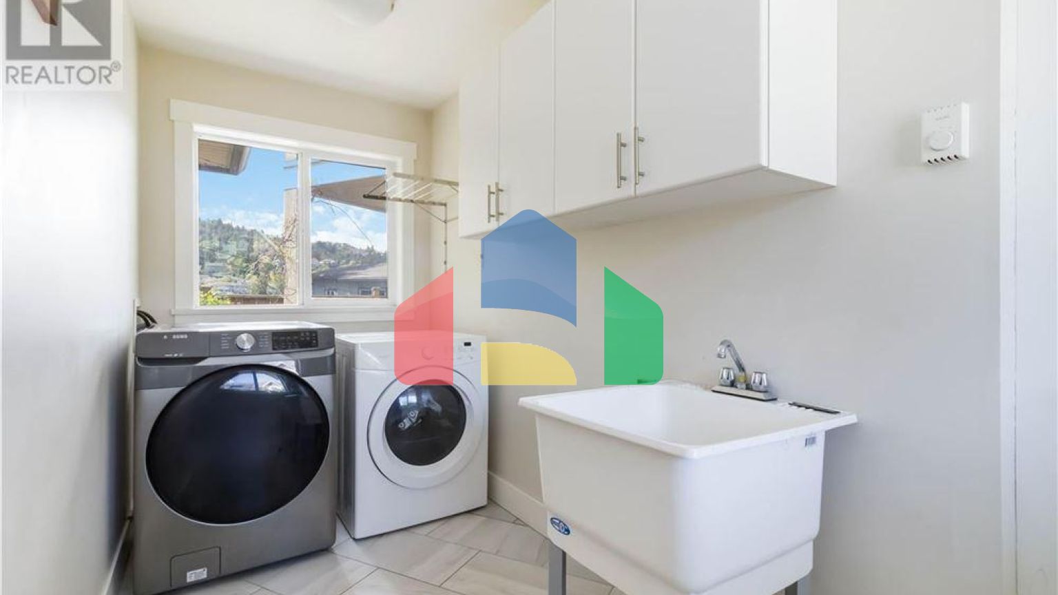 Residential - Single Family Home - Langford, Canada - Canada