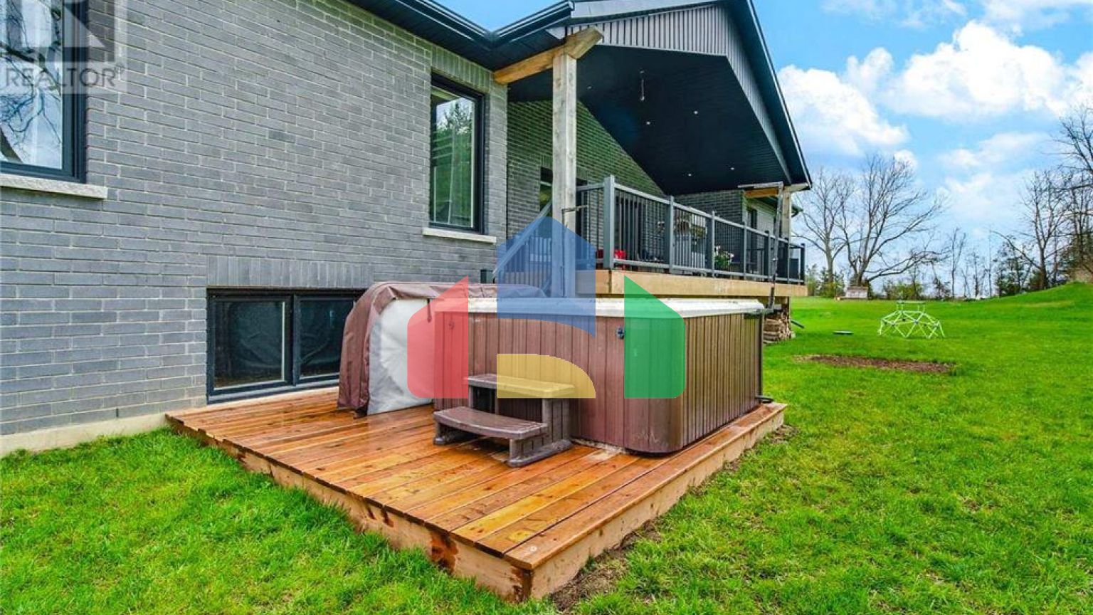 Residential - Single Family Home - Brantford, Canada - Canada