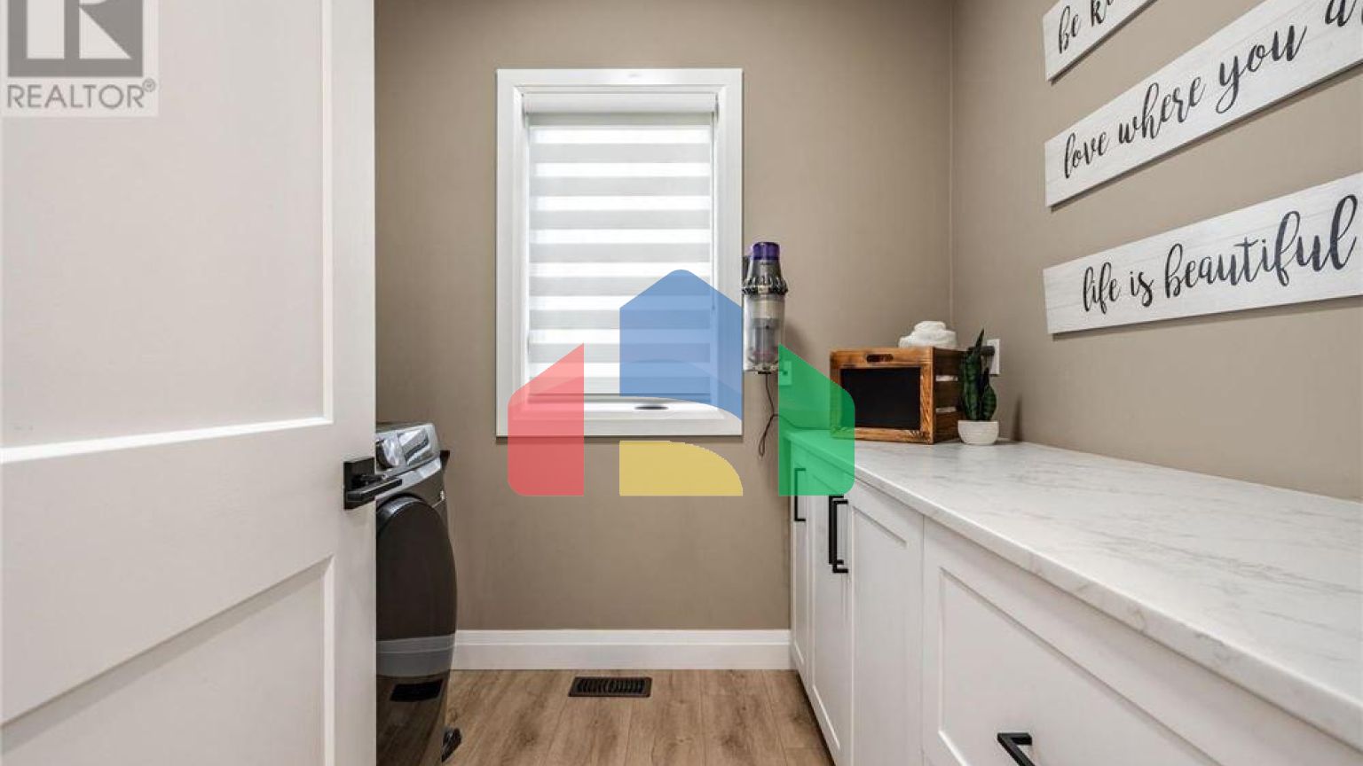 Residential - Single Family Home - Brantford, Canada - Canada