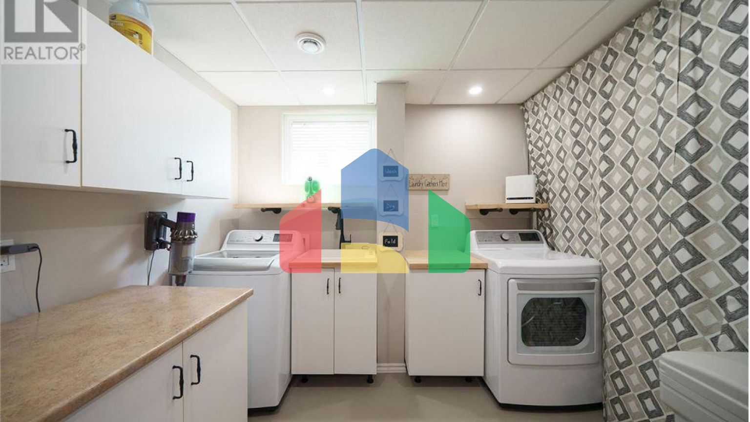 Residential - Single Family Home - Brantford, Canada - Canada