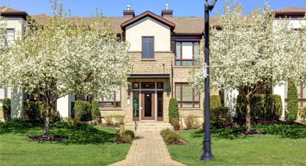 Residential - Condo/Apartment - Longueuil, Canada - Canada