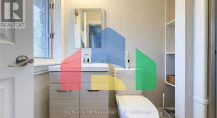 Residential - Single Family Home - Meaford, Canada - Canada