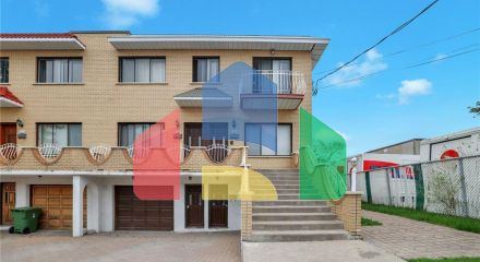 Residential - Triplex - Saint-Léonard, Canada - Canada