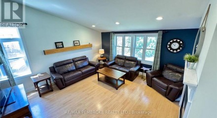 Residential - Single Family Home - Deep River, Canada - Canada