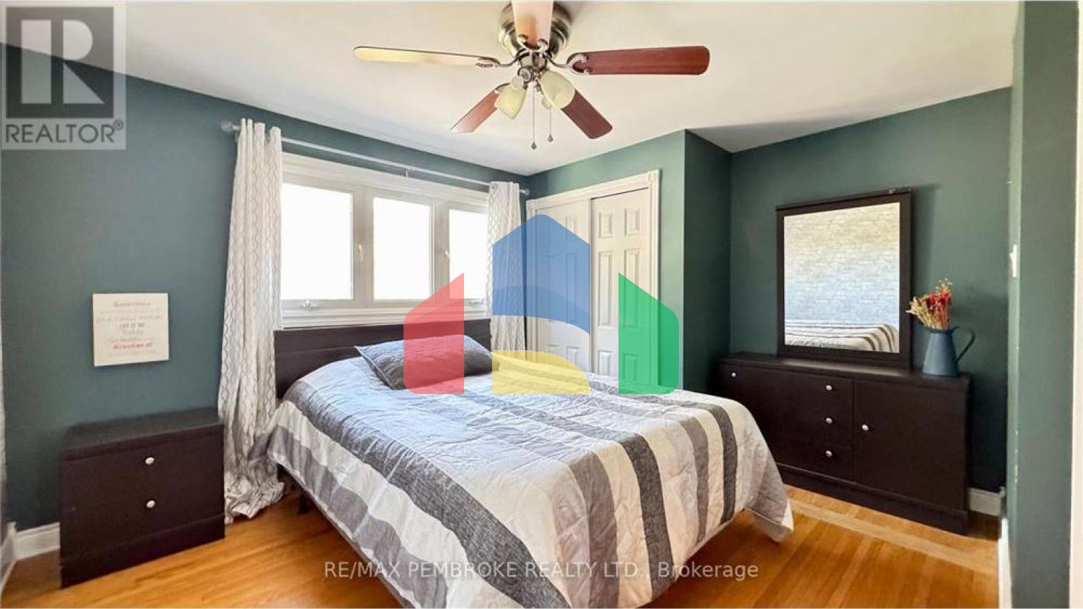 Residential - Single Family Home - Deep River, Canada - Canada