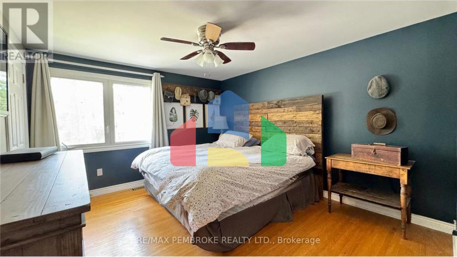 Residential - Single Family Home - Deep River, Canada - Canada