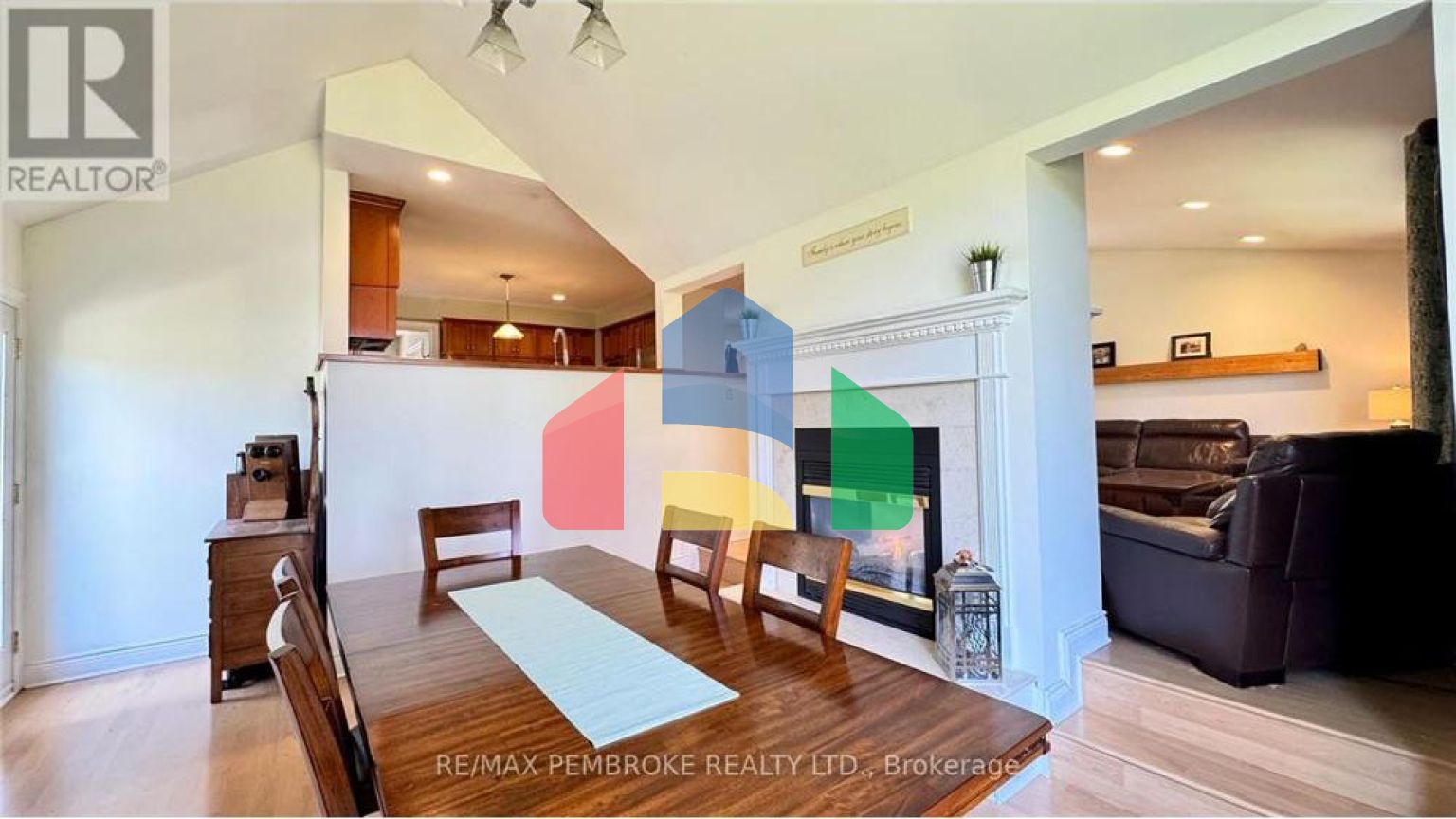 Residential - Single Family Home - Deep River, Canada - Canada