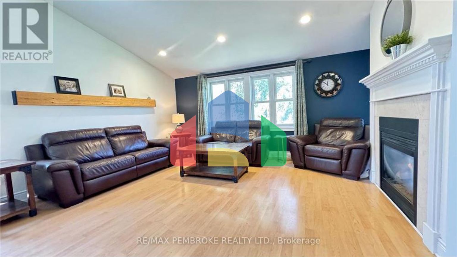 Residential - Single Family Home - Deep River, Canada - Canada