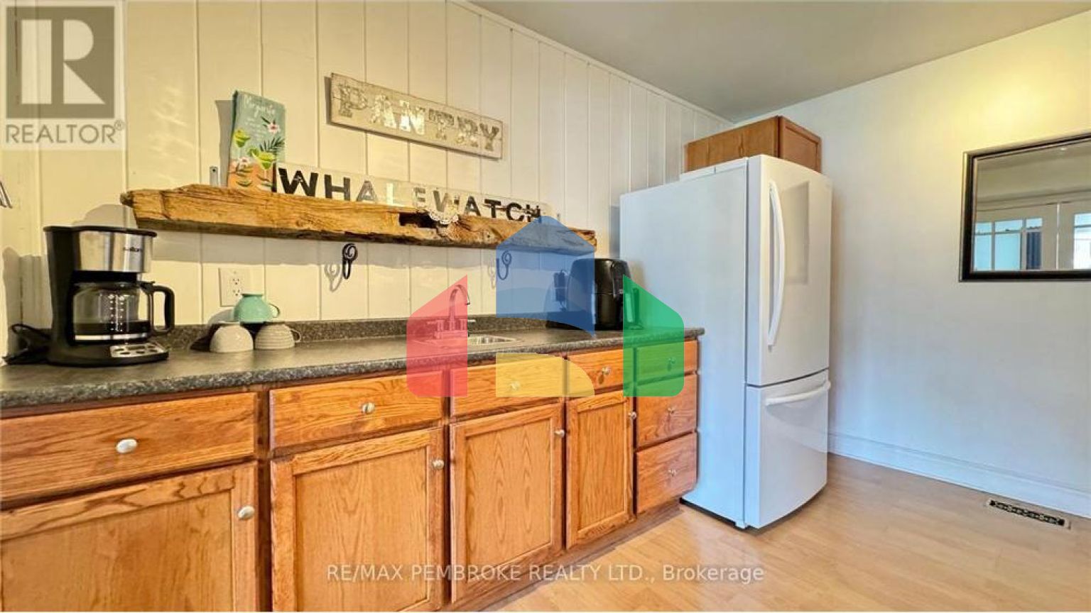 Residential - Single Family Home - Deep River, Canada - Canada