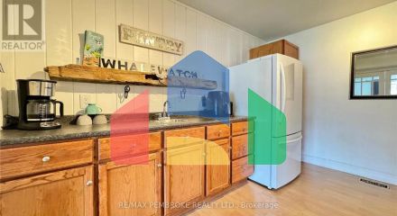 Residential - Single Family Home - Deep River, Canada - Canada