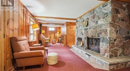 Residential - Single Family Home - Georgetown, Canada - Canada