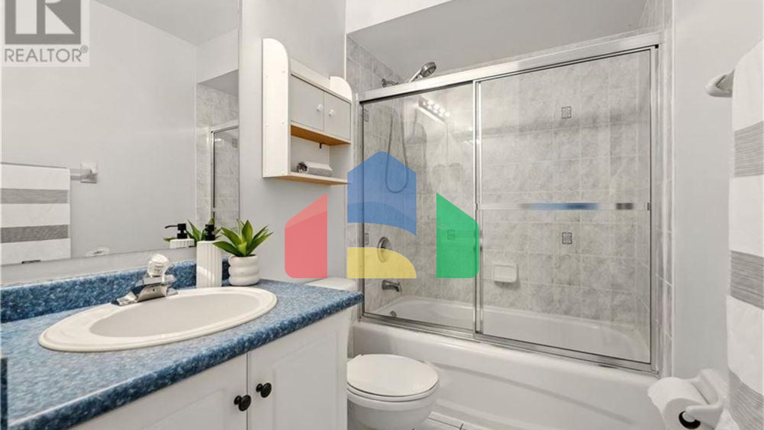 Residential - Single Family Home - Georgetown, Canada - Canada