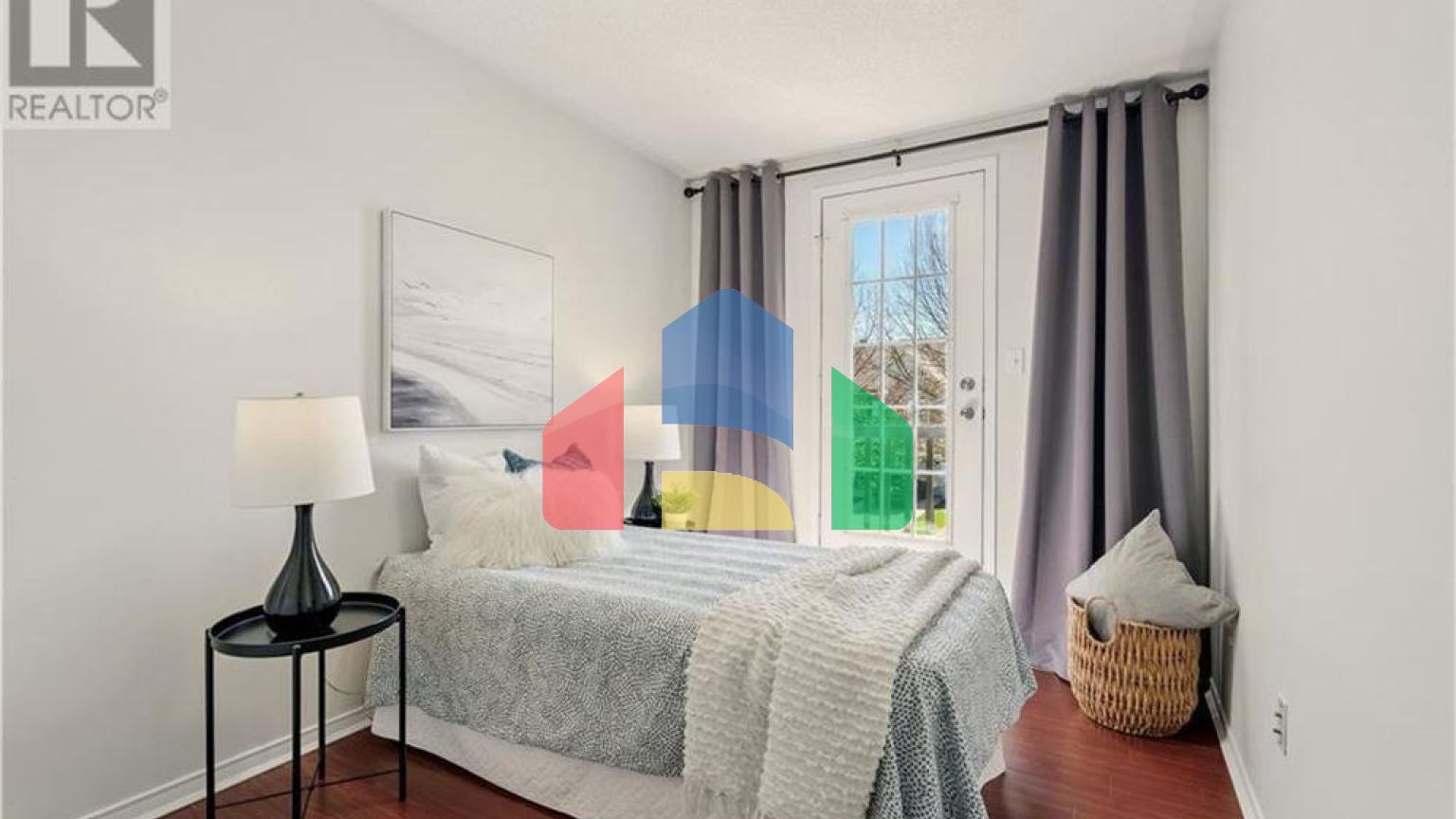 Residential - Single Family Home - Georgetown, Canada - Canada