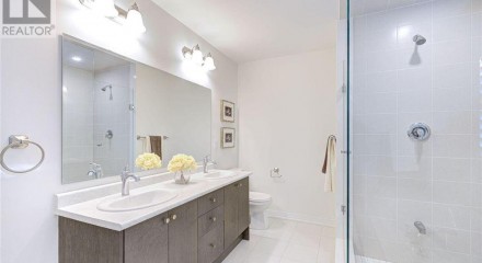 Residential - Single Family Home - Cambridge, Canada - Canada