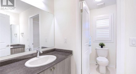 Residential - Single Family Home - Cambridge, Canada - Canada