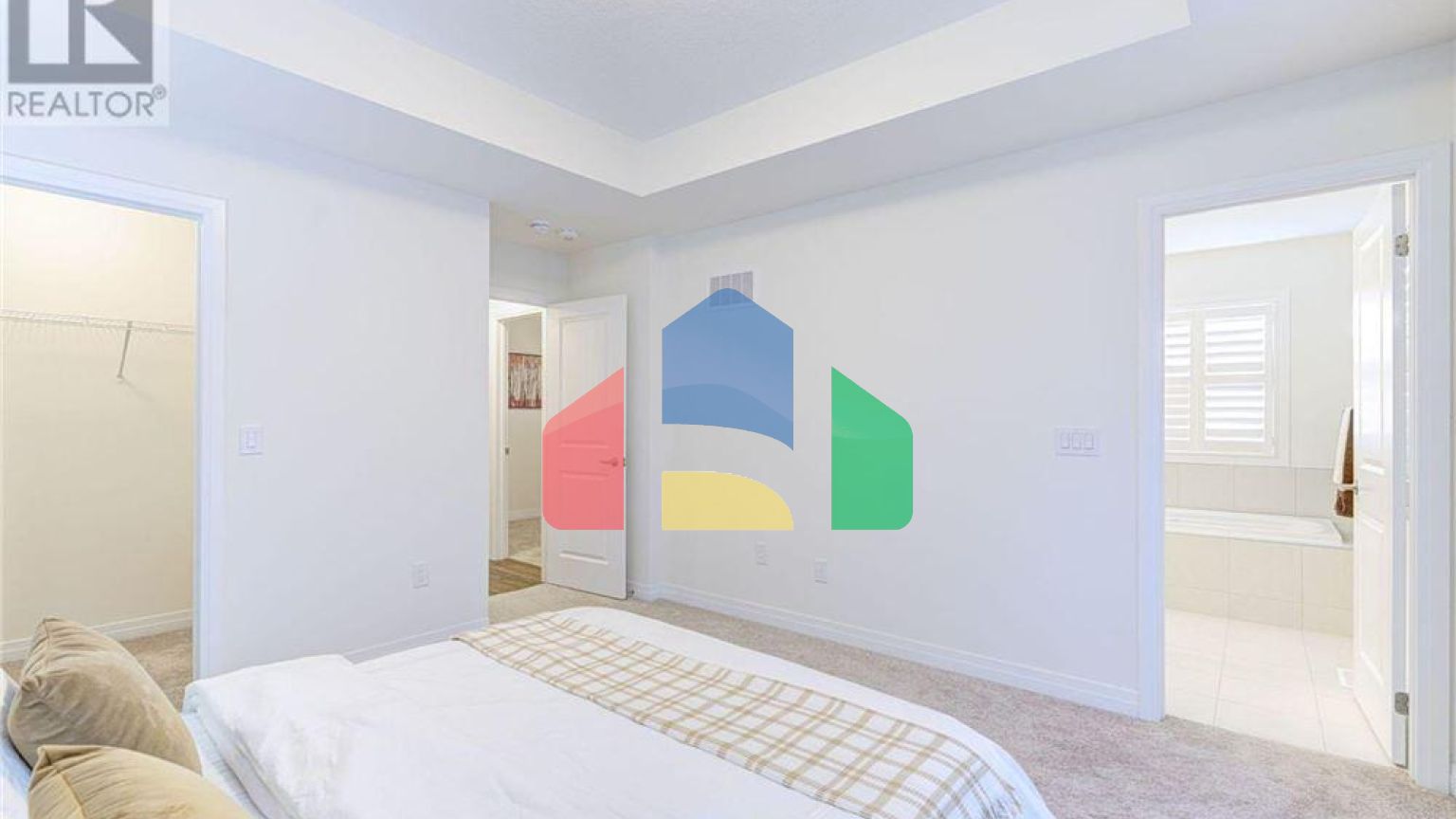 Residential - Single Family Home - Cambridge, Canada - Canada