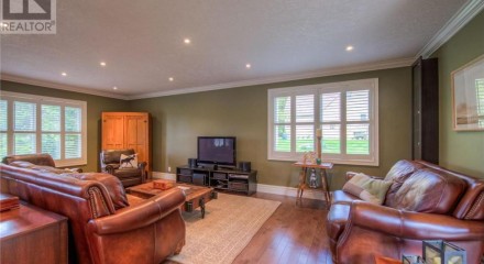 Residential - Single Family Home - Cambridge, Canada - Canada
