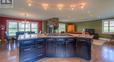 Residential - Single Family Home - Cambridge, Canada - Canada