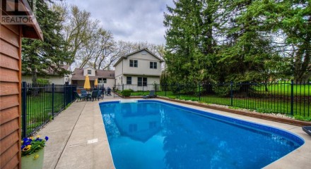 Residential - Single Family Home - Cambridge, Canada - Canada